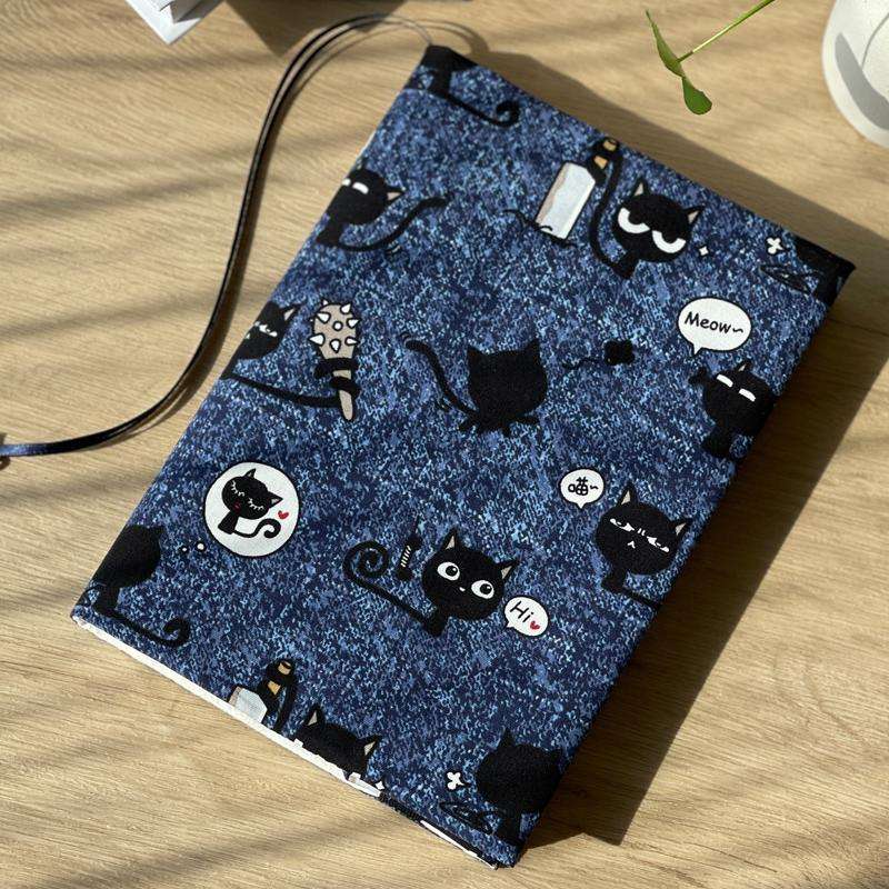もふもふ猫ちゃん刺繍のブックカバー