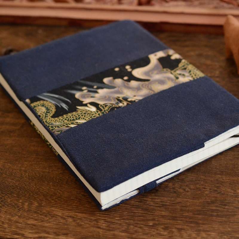 和風・龍紋様・藍染めブックカバー【海かける龍】