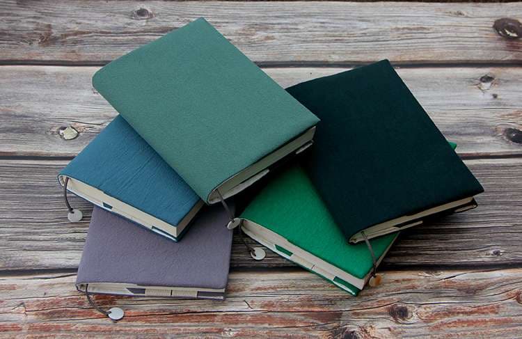 柔らか質感のブックカバー