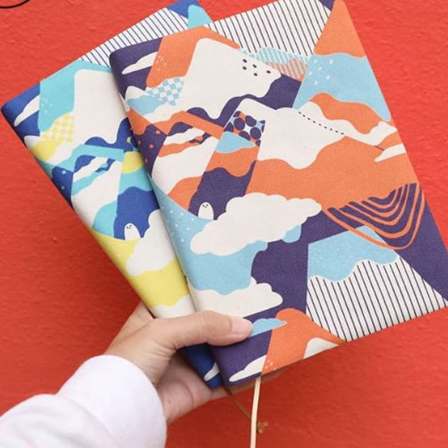 幾何学模様のブックカバー 【富士の垣根に雪は降りつつ】