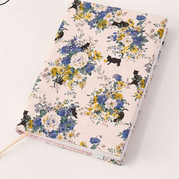 猫と花柄のブックカバー布