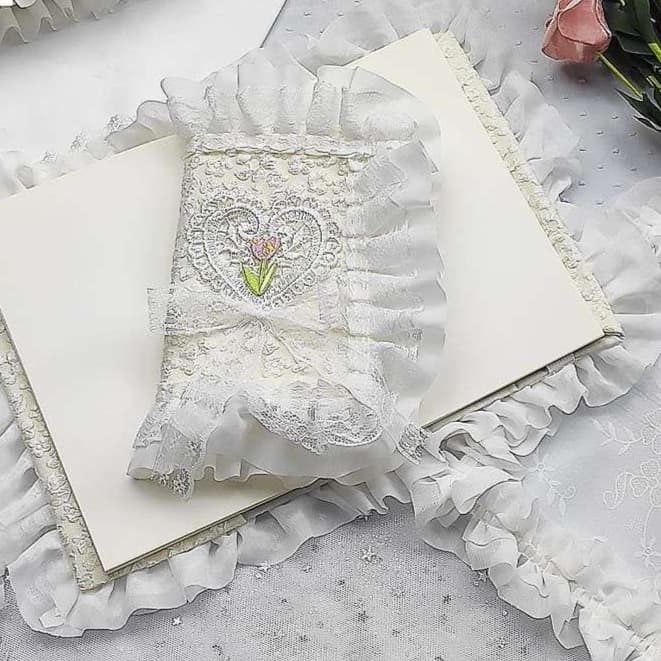レース装飾ハート刺繍ブックカバー A5（ビジネス書）