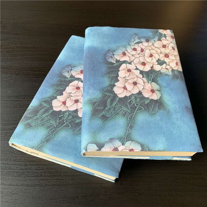 花柄刺繍入り和風ブックカバー