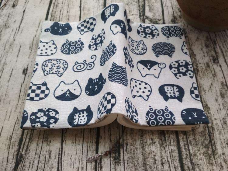 和風猫柄ブックカバー 布