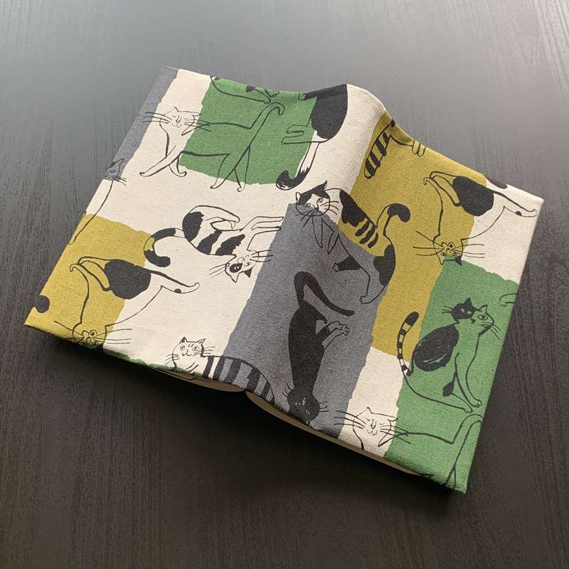 おしゃれネコのブックカバー