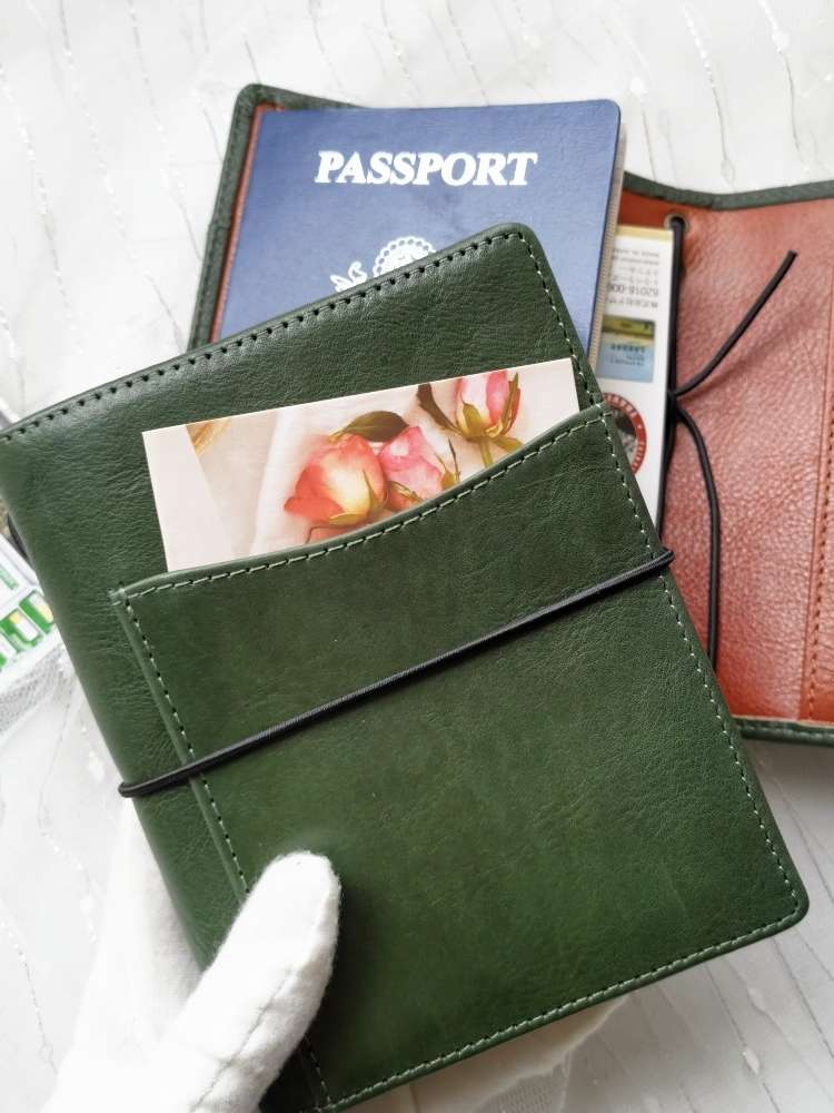 ブックカバー トラベラーズパスポートケース