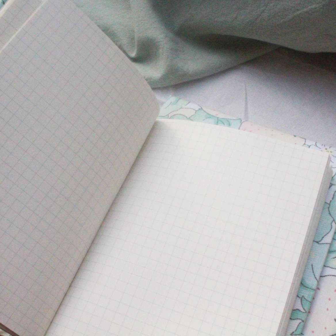 淡彩花柄ブックカバー