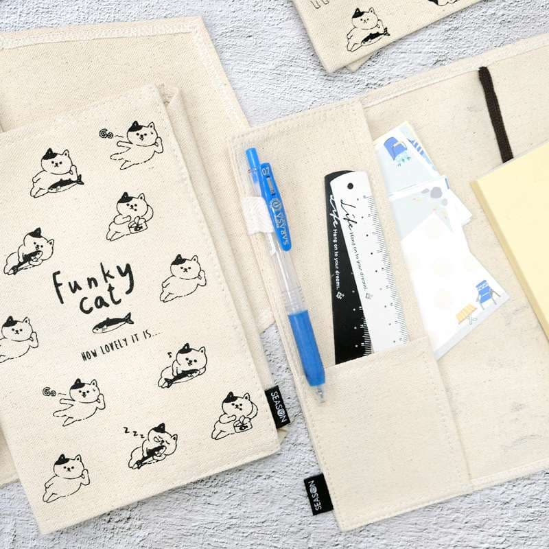 ねこのイラスト入りブックカバー