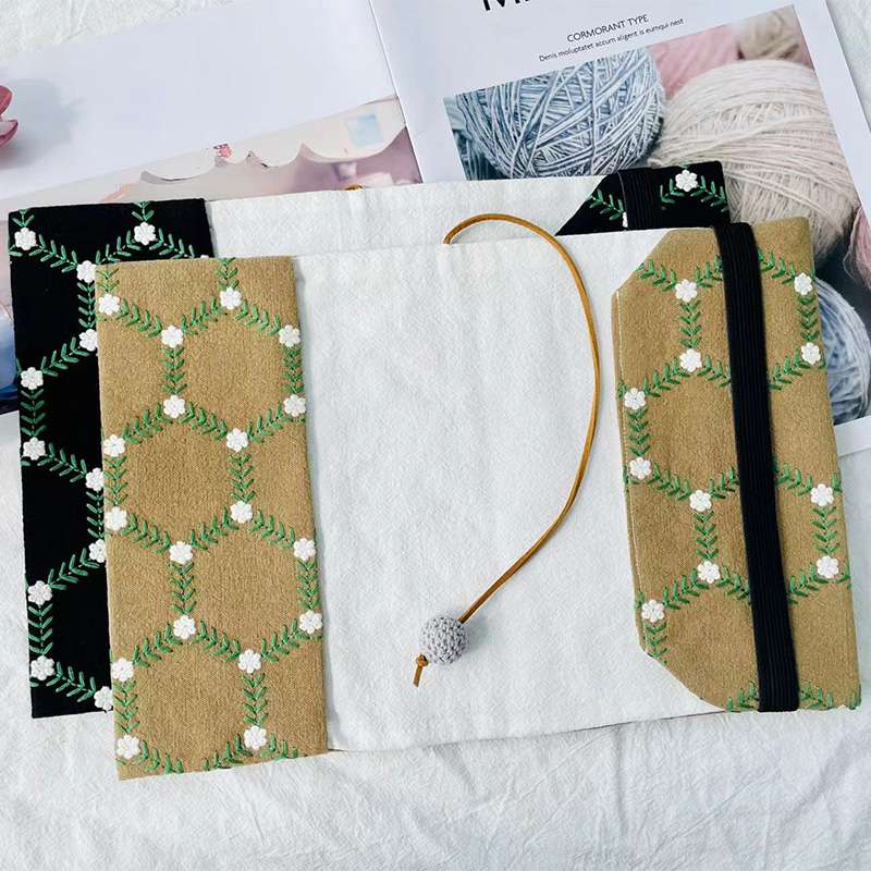 花刺繍格子模様のブックカバー A5（ビジネス書）A6（文庫本）
