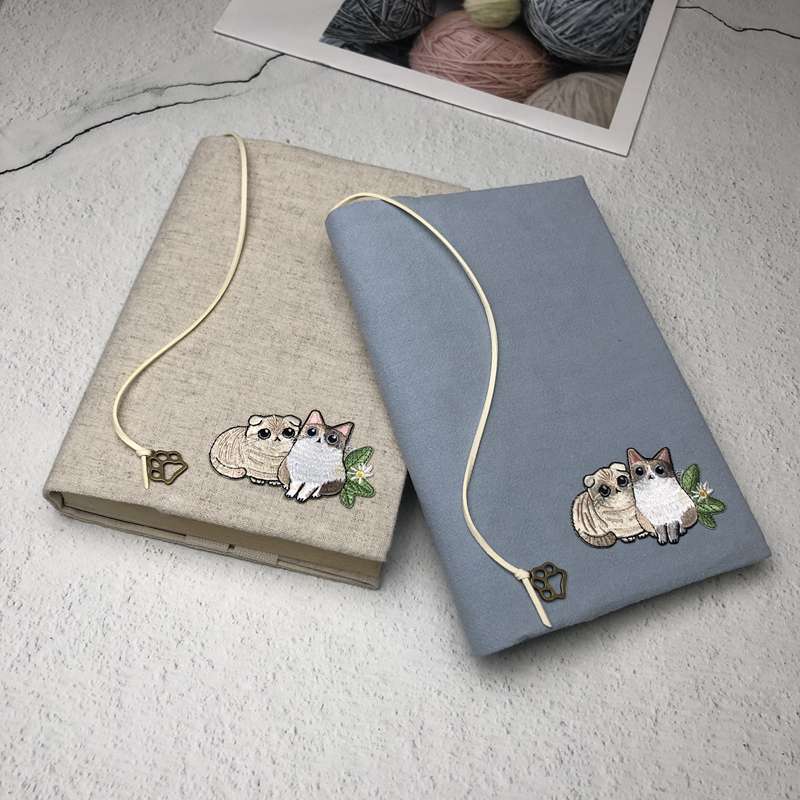 ～単行本 菊判～ 猫刺繍入り布製ブックカバー A5（ビジネス書）A6（文庫本）