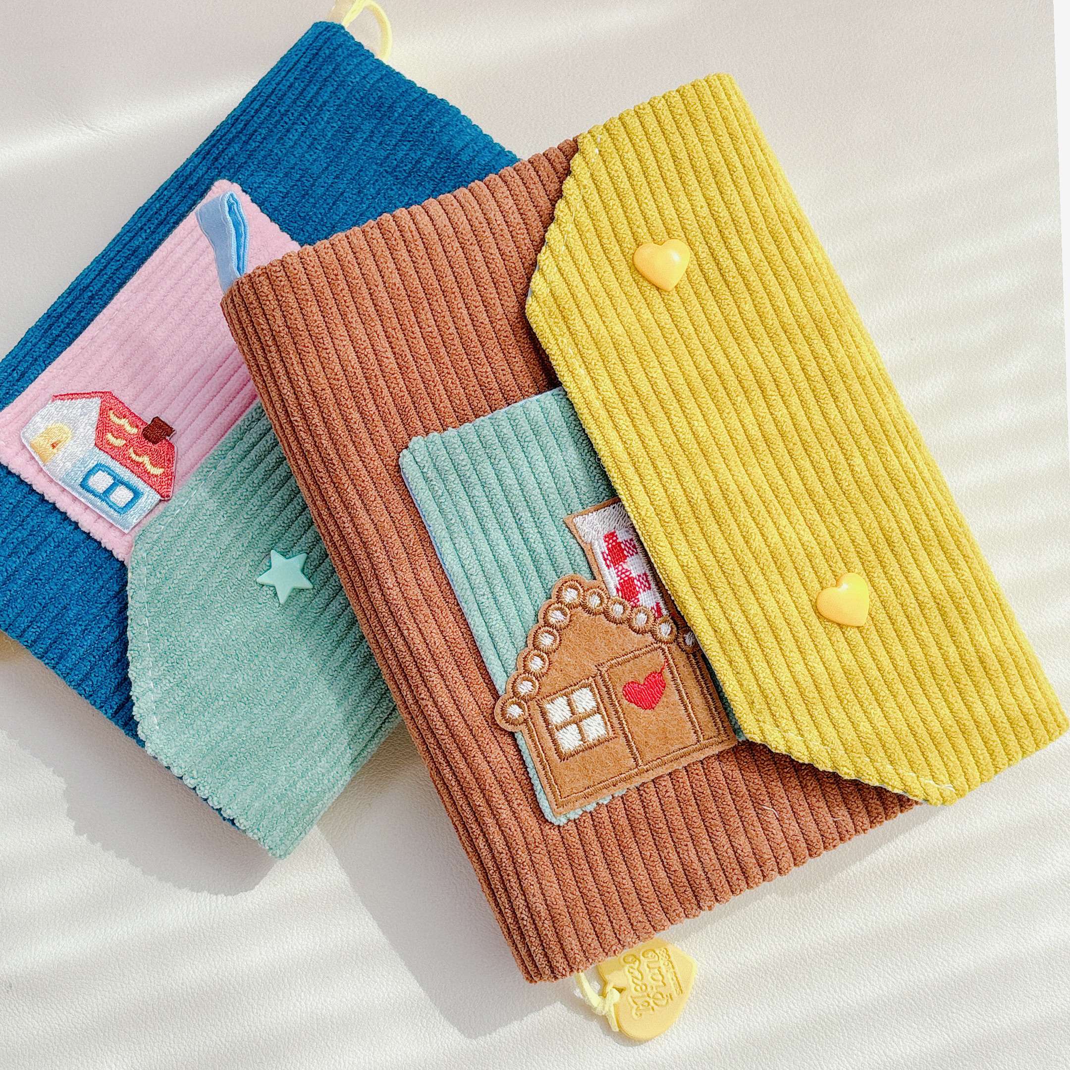 おうちモチーフの絵本風ブックカバー a6,b6,a5サイズ対応