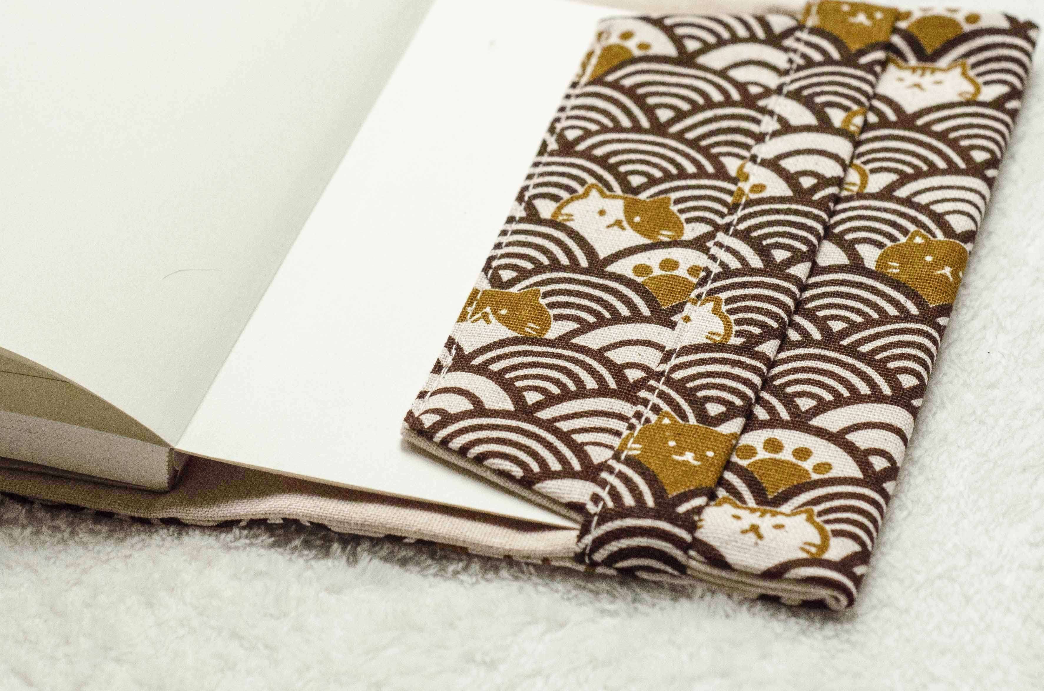 和風ネコ柄ブックカバー A5（ビジネス本）A6（文庫本）対応