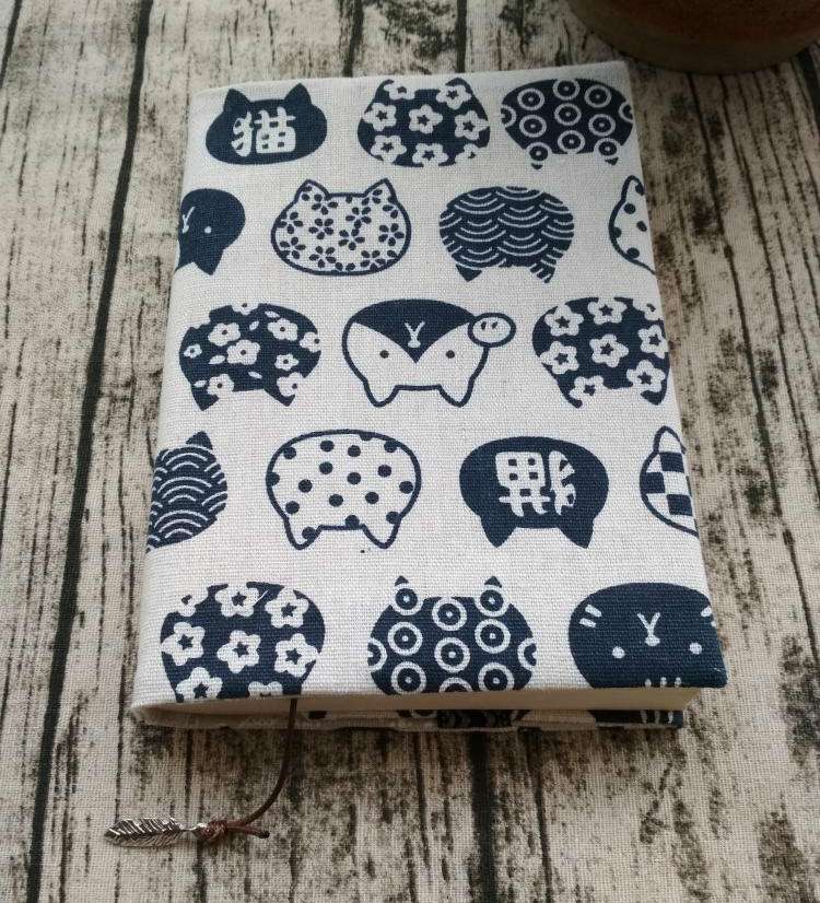 和風猫柄ブックカバー 布