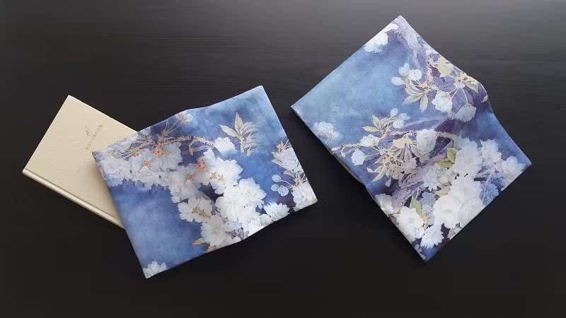 花咲く枝のブックカバー布