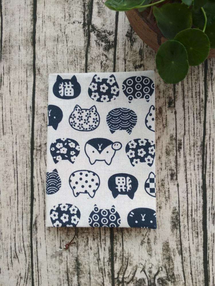 和風猫柄ブックカバー 布