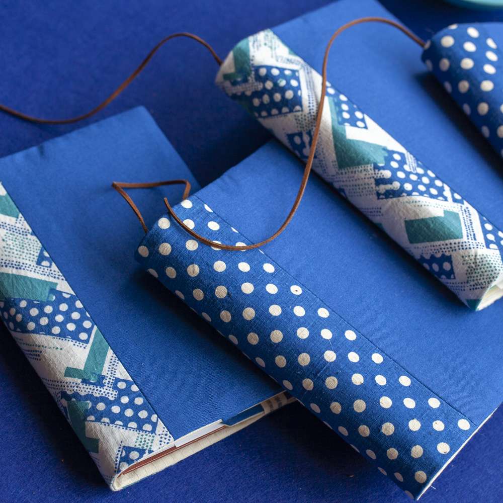 爽やか青海波ドット和風ブックカバー