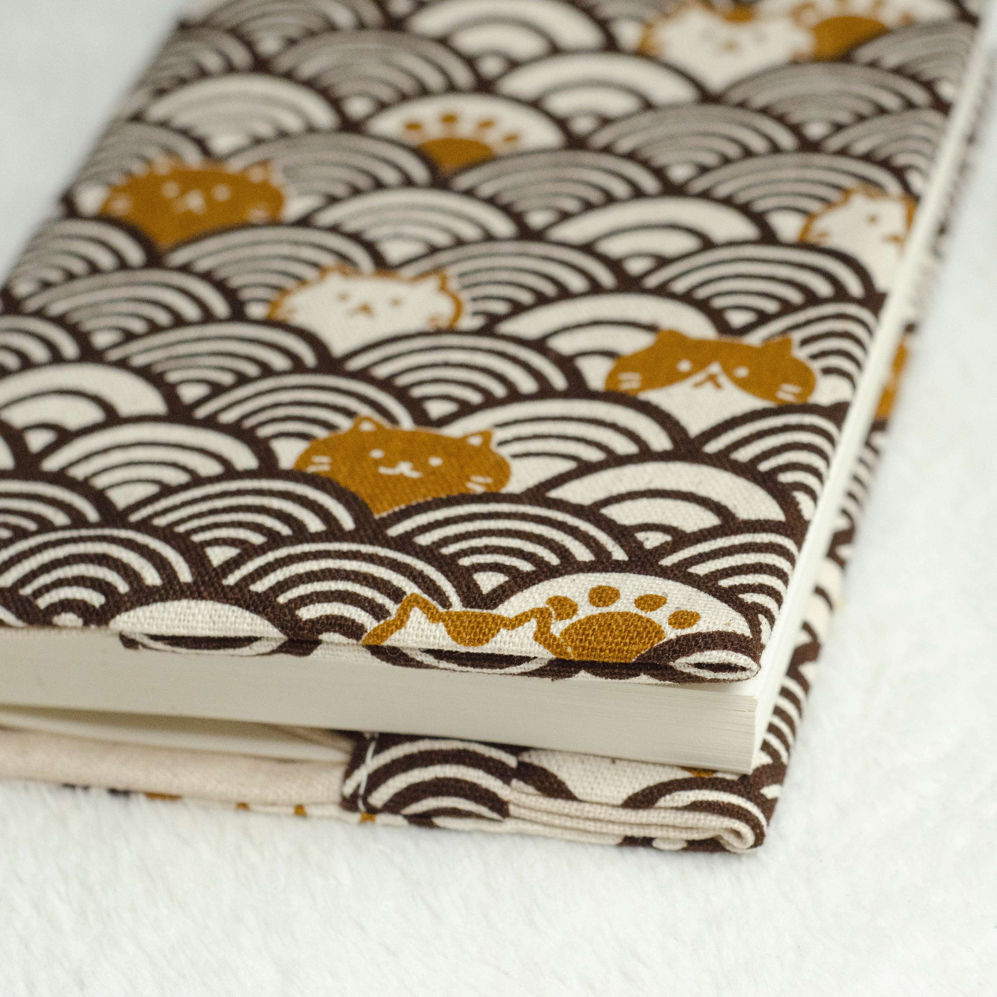 和風ネコ柄ブックカバー A5（ビジネス本）A6（文庫本）対応