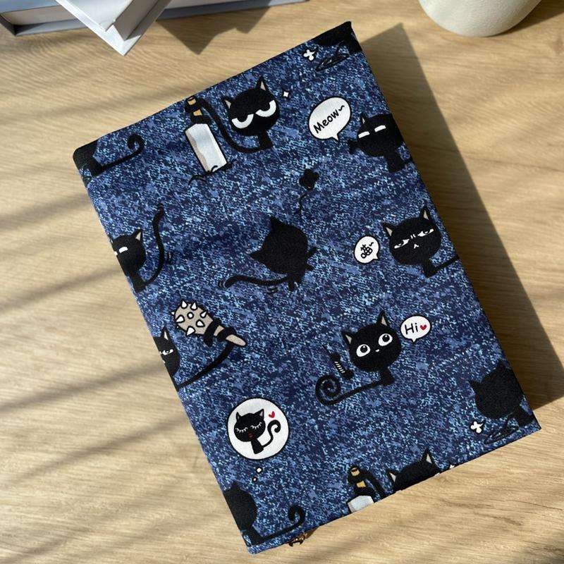 もふもふ猫ちゃん刺繍のブックカバー