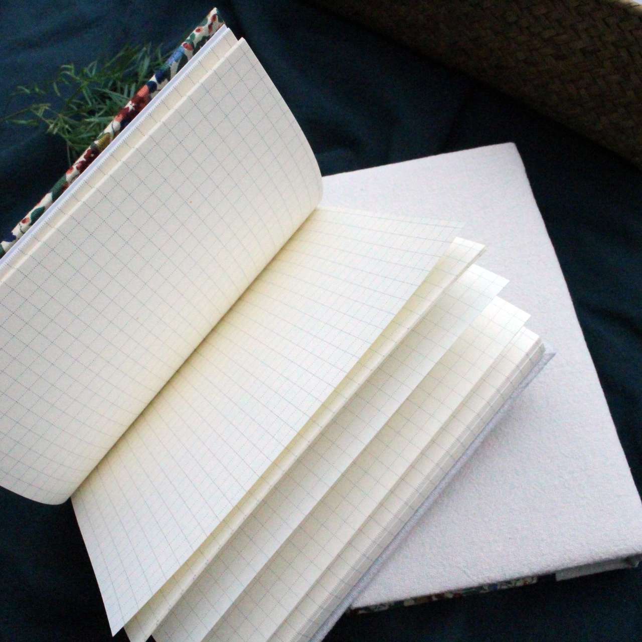 淡彩花柄ブックカバー