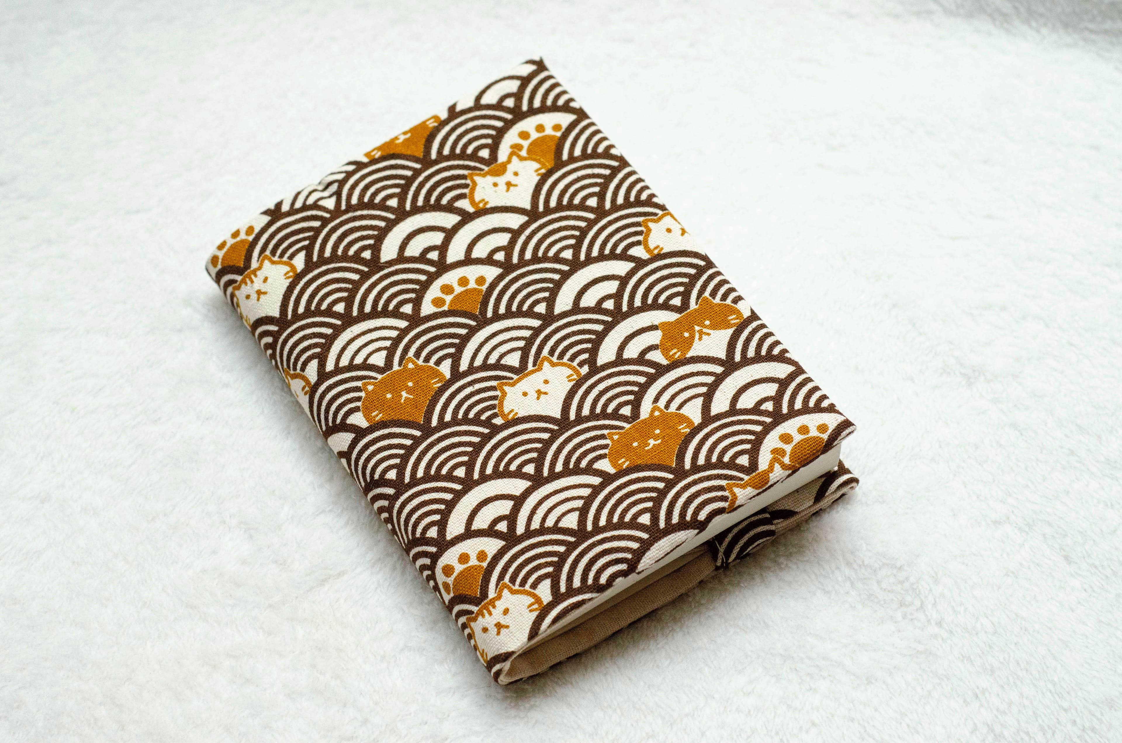 和風ネコ柄ブックカバー A5（ビジネス本）A6（文庫本）対応