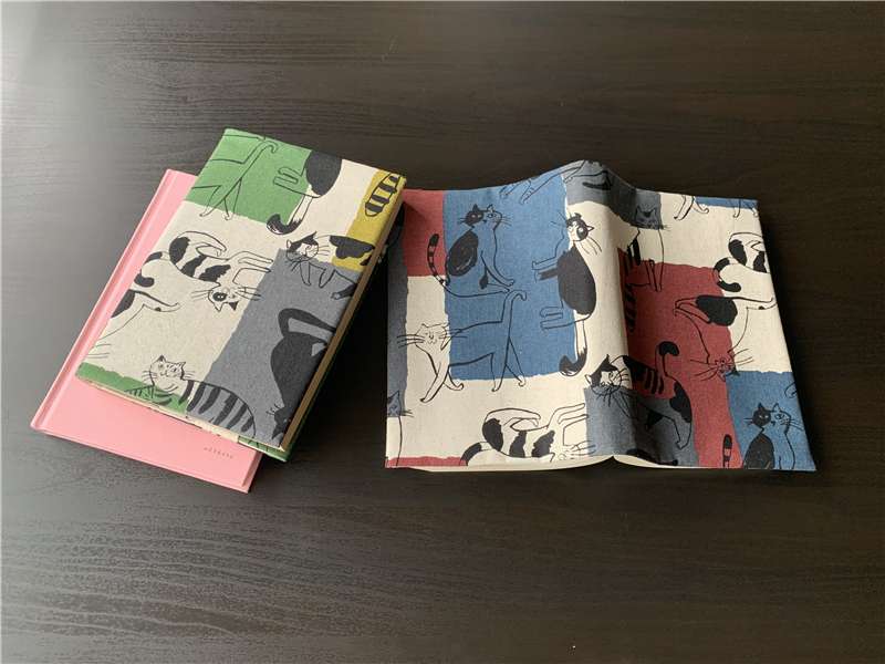 おしゃれネコのブックカバー