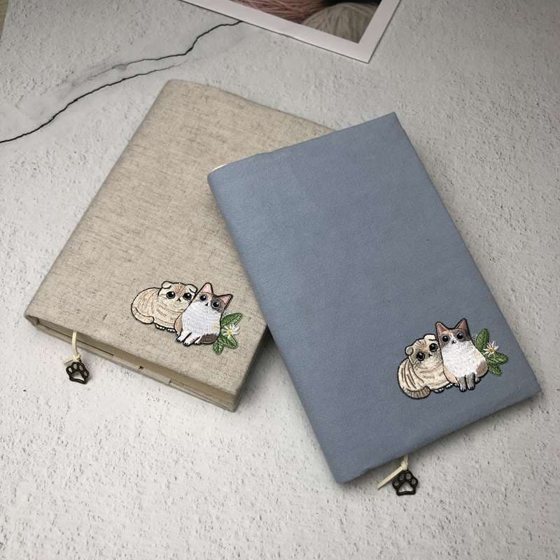～単行本 菊判～ 猫刺繍入り布製ブックカバー A5（ビジネス書）A6（文庫本）