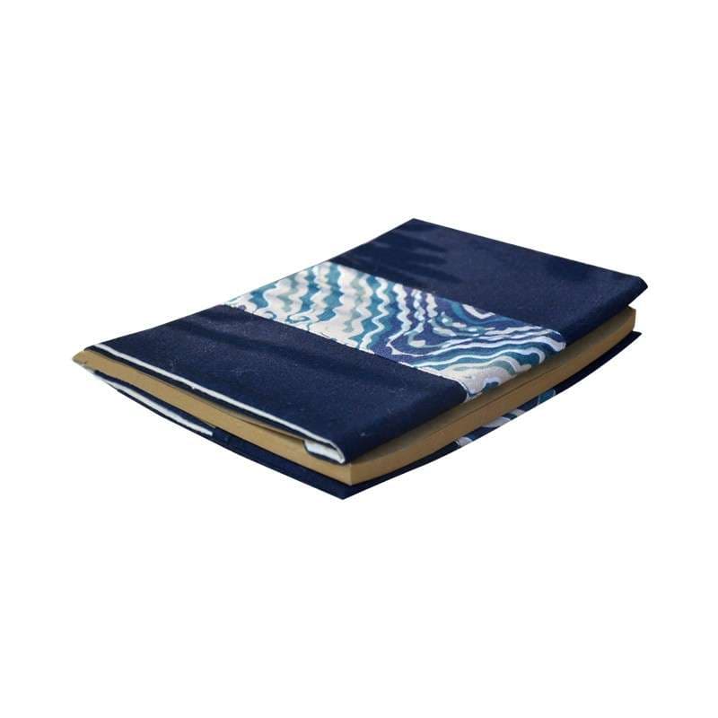 波紋模様のデニムブックカバー