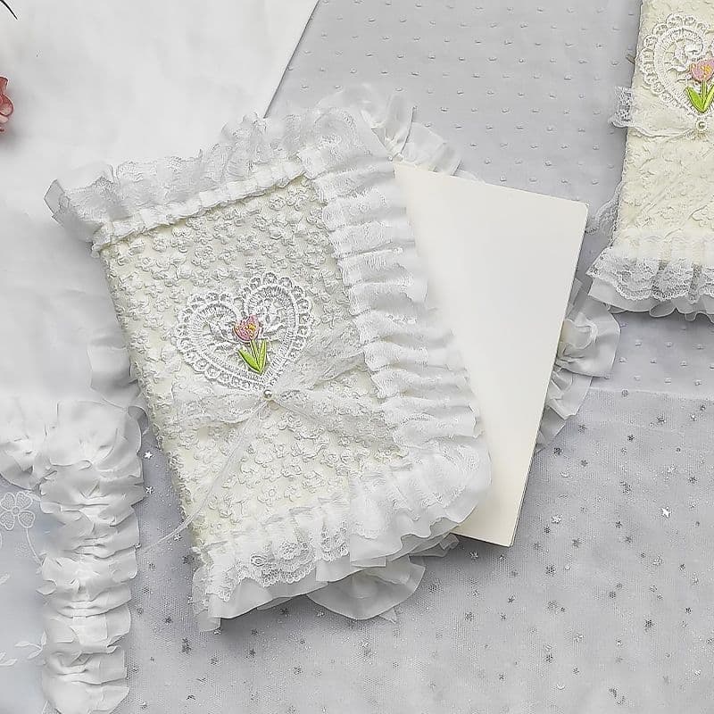 優美なレース刺繍ブックカバー