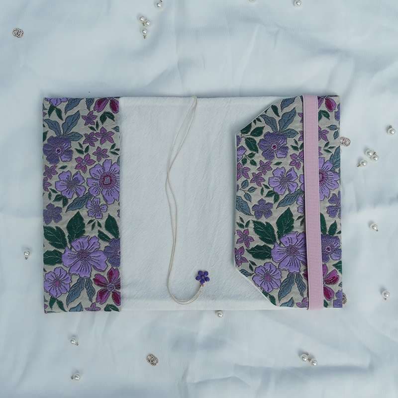 華やか花柄刺繍のブックカバー